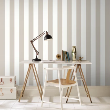 Superfresco Easy Vliesbehang Lynn Strepen Taupe-gebroken Wit 33-185 2 Superfresco Easy Vliesbehang Lynn Strepen Taupe-gebroken Wit 33-185 - Afbeelding 2