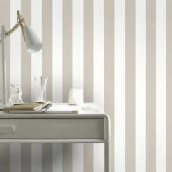 Superfresco Easy Vliesbehang Lynn Strepen Taupe-gebroken Wit 33-185 7 Superfresco Easy Vliesbehang Lynn Strepen Taupe-gebroken Wit 33-185 -Behang Verkoop 123 606